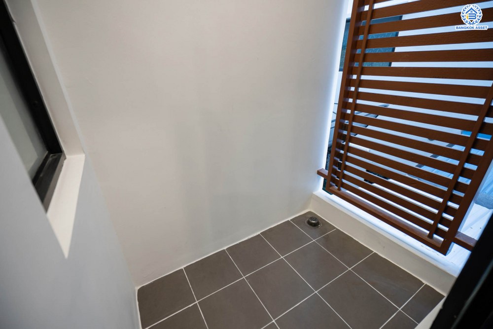 บ้านมือสองตกแต่งใหม่ โครงการ ซิกเนเจอร์ กัลปพฤกษ์ เนื้อที่ 17.10 ตร.ว. ฟังก์ชัน 3 ห้องนอน 3 ห้องน้ำ 2 ที่จอดรถ บ้านสูง 3 ชั้น ภายในกว้าง พื้นที่ใช้สอยเยอะ บนทำเลเดินทางสะดวก ติดถนนกัลปพฤกษ์ เชื่อมต่อกาญจนาภิเษก ใกล้รถไฟฟ้าสายสีน้ำเงิน "สถานีหลักสอง"...